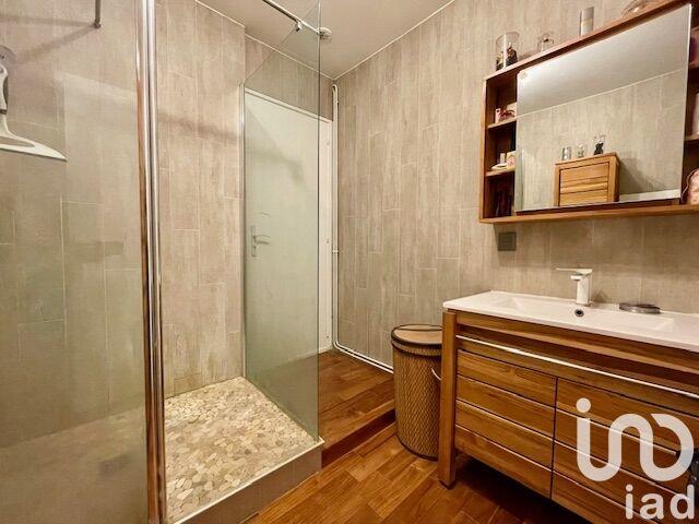 Maison - 250 m² - 9 pièces