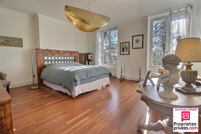 Propriété - 281 m² - 8 pièces