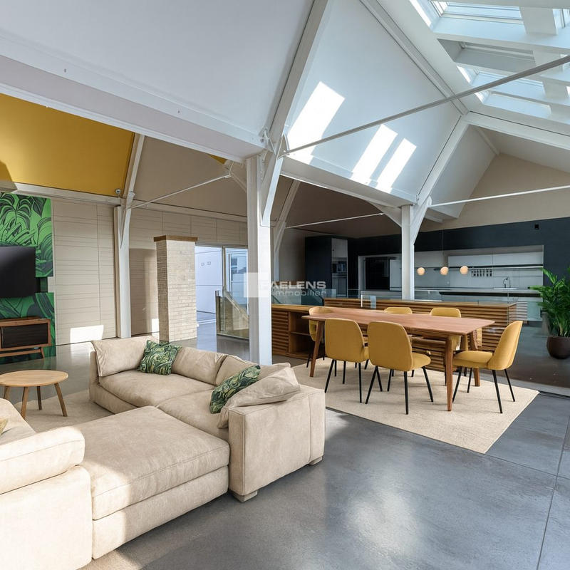 Maison - 435 m² - 5 pièces