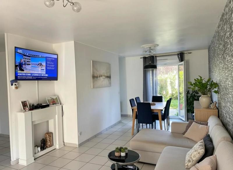 Maison - 93 m² - 5 pièces