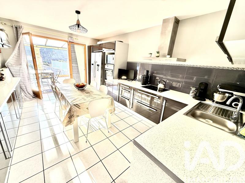 Maison - 111 m² - 7 pièces