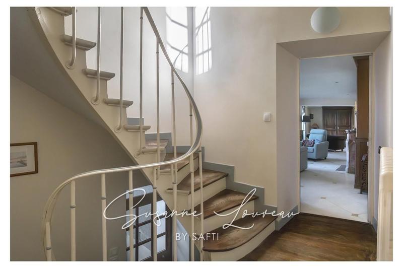 Villa - 253 m² - 10 pièces