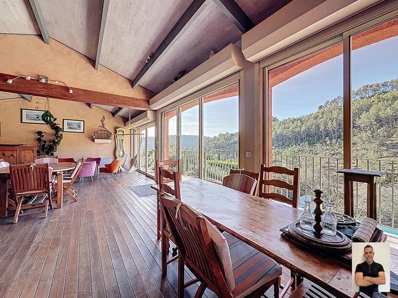 Maison - 200 m² - 6 pièces