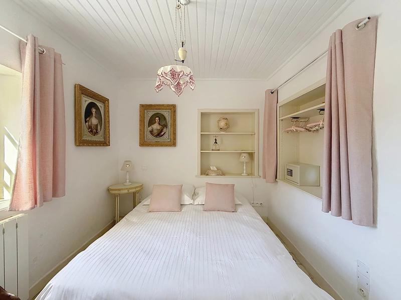 Maison - 397 m² - 8 pièces