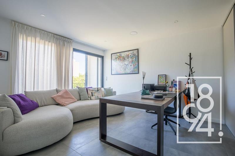 Maison - 270 m² - 5 pièces