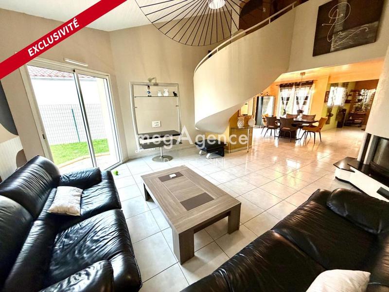 Maison - 152 m² - 6 pièces