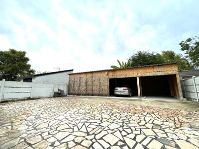 Maison - 233 m² - 7 pièces