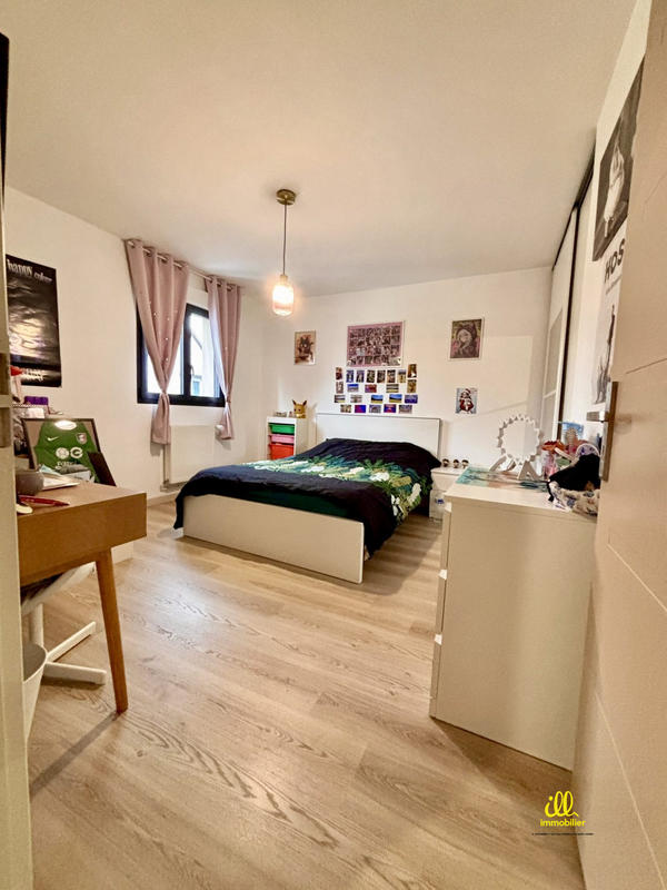 Maison - 179 m² - 7 pièces