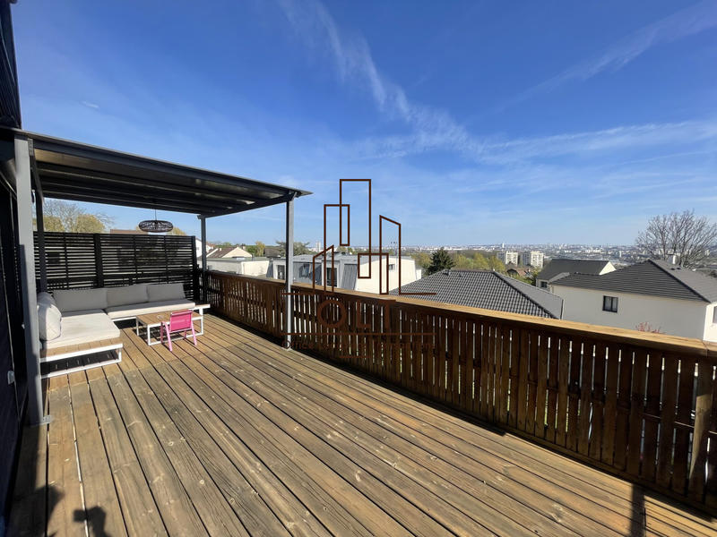 Maison - 300 m² - 8 pièces