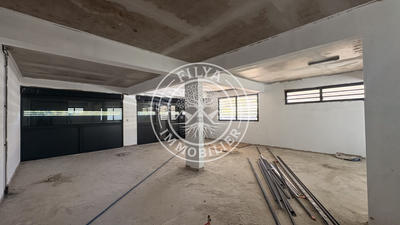 Local commercial - 77 m² - 1 pièce