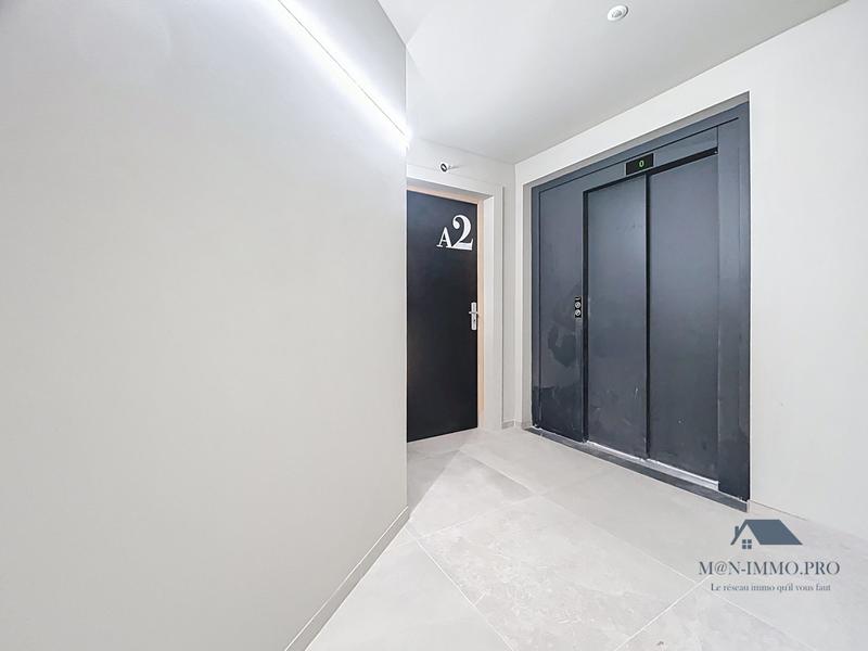 Bureau - 74 m² - 1 pièce