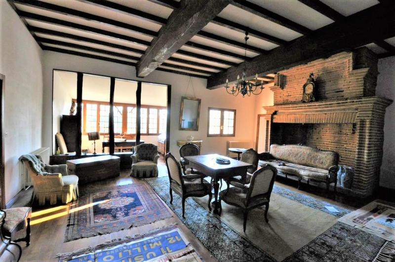 Maison - 416 m² - 11 pièces