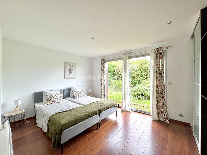 Maison - 250 m² - 7 pièces