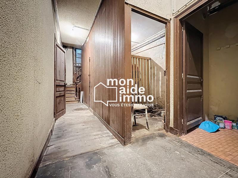 Maison - 300 m² - 12 pièces