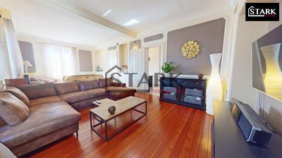 Maison - 230 m² - 7 pièces