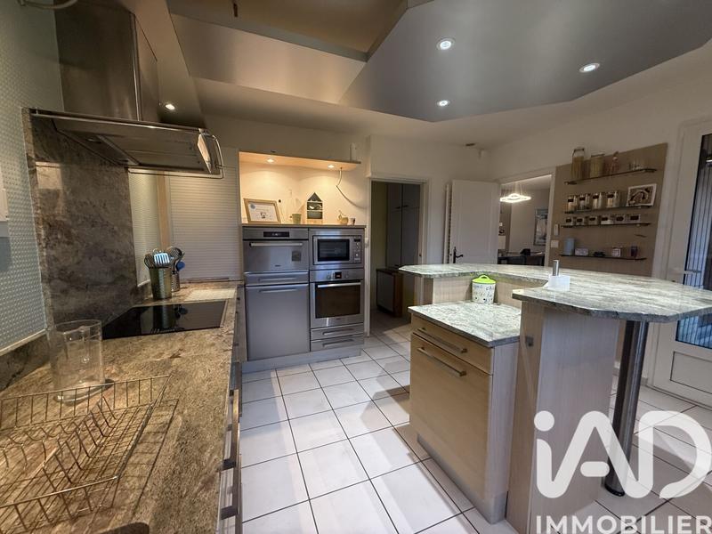 Maison de maîtres - 360 m² - 8 pièces