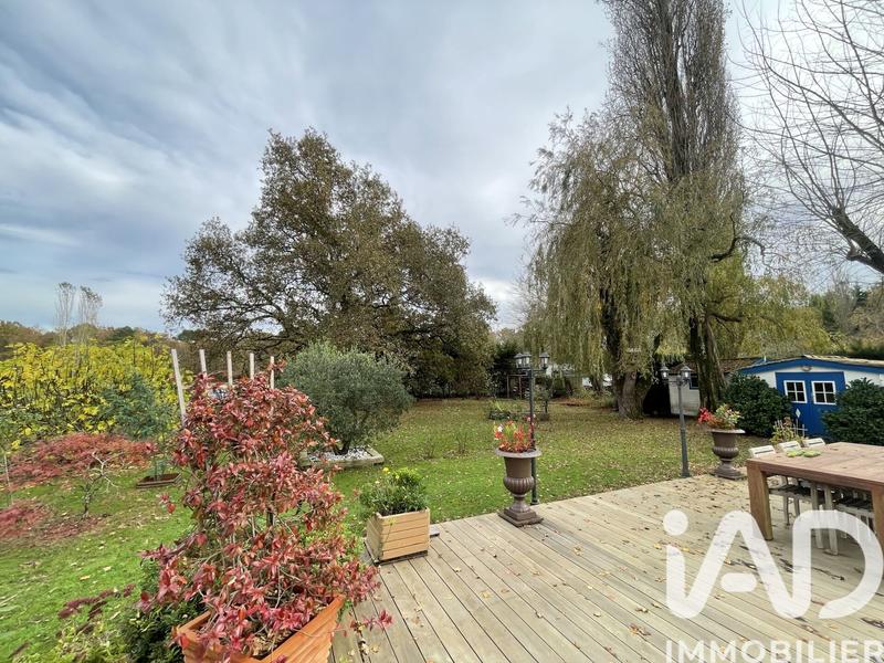 Maison - 230 m² - 9 pièces