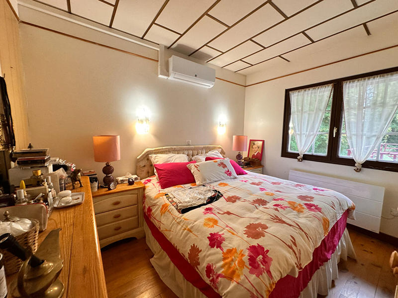 Maison - 204 m² - 6 pièces