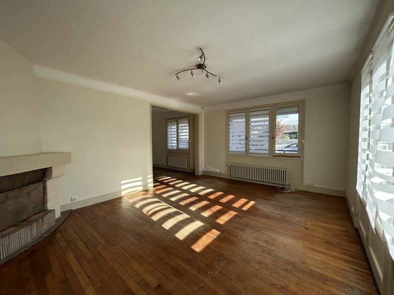 Maison - 149 m² - 8 pièces