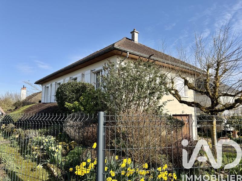 Maison - 99 m² - 5 pièces
