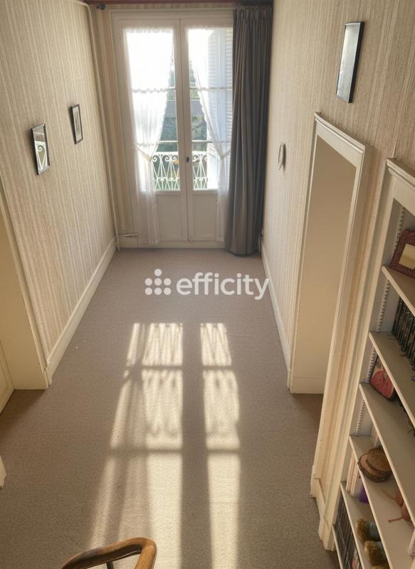 Demeure - 230 m² - 9 pièces