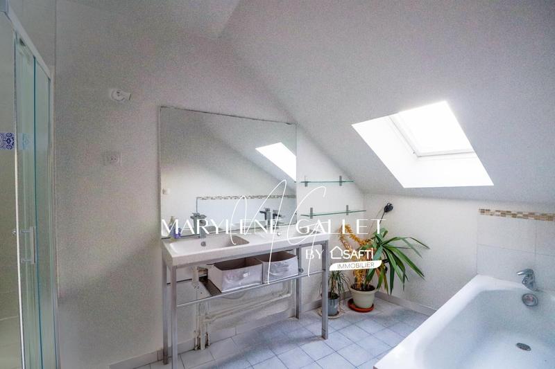 Maison - 95 m² - 5 pièces