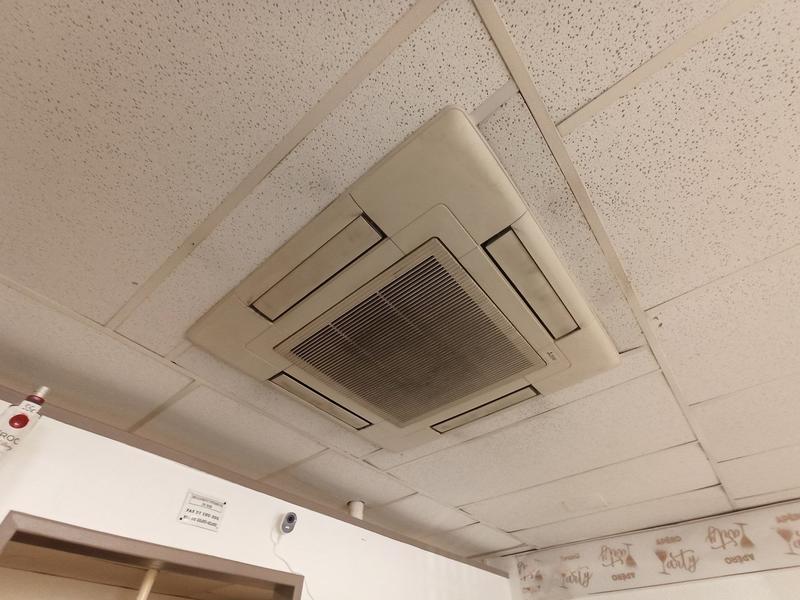 Fonds de commerce - 77 m²