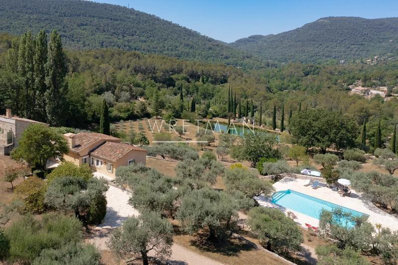 Villa - 270 m² - 7 pièces