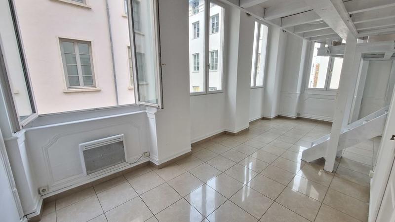 Studio - 42 m² - 1 pièce