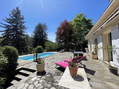 Villa - 280 m² - 10 pièces
