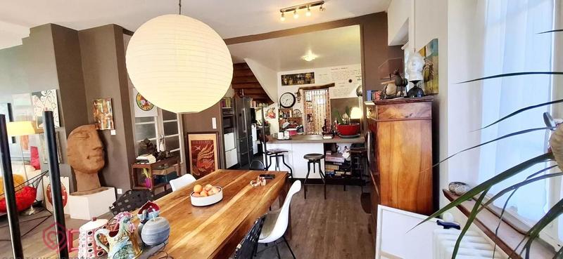 Maison - 252 m² - 11 pièces