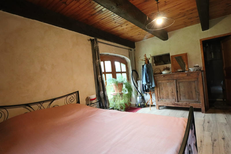 Propriété - 195 m² - 8 pièces