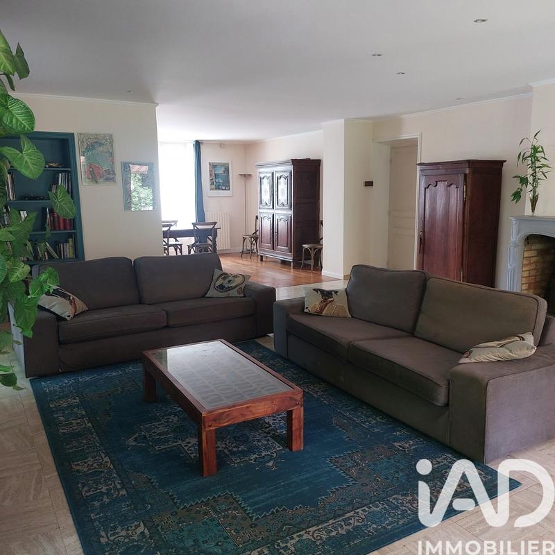 Maison - 215 m² - 8 pièces