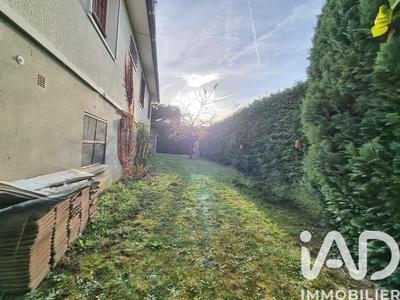 Maison - 93 m² - 5 pièces