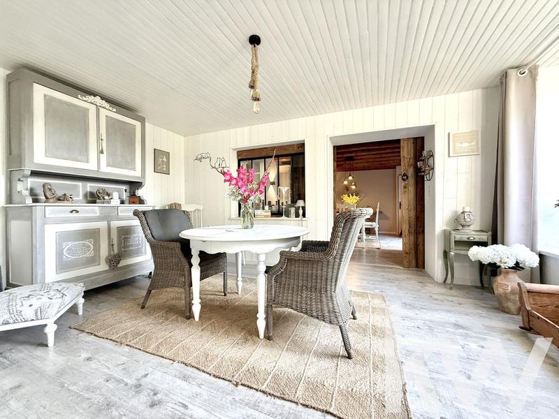 Maison - 205 m² - 10 pièces