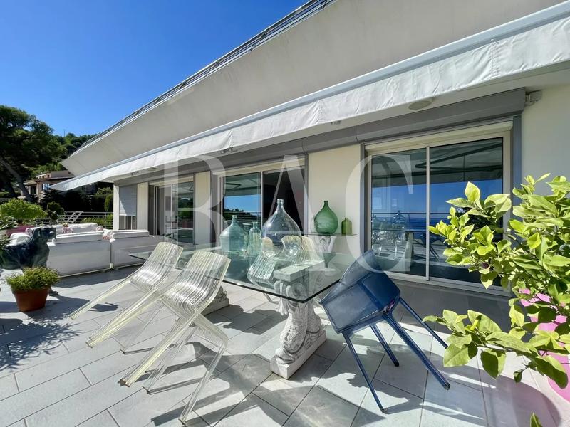 Appartement - 210 m² - 5 pièces