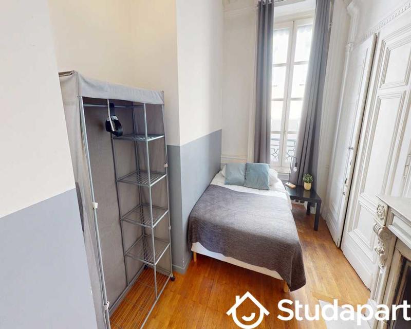 Chambre - 130 m² - 1 pièce
