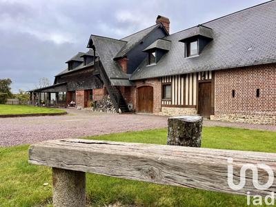 Maison - 220 m² - 8 pièces