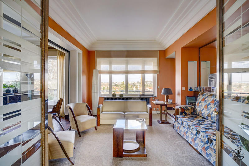 Maison - 345 m² - 11 pièces