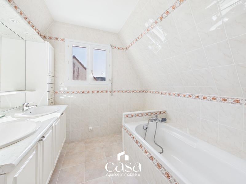 Maison - 190 m² - 6 pièces