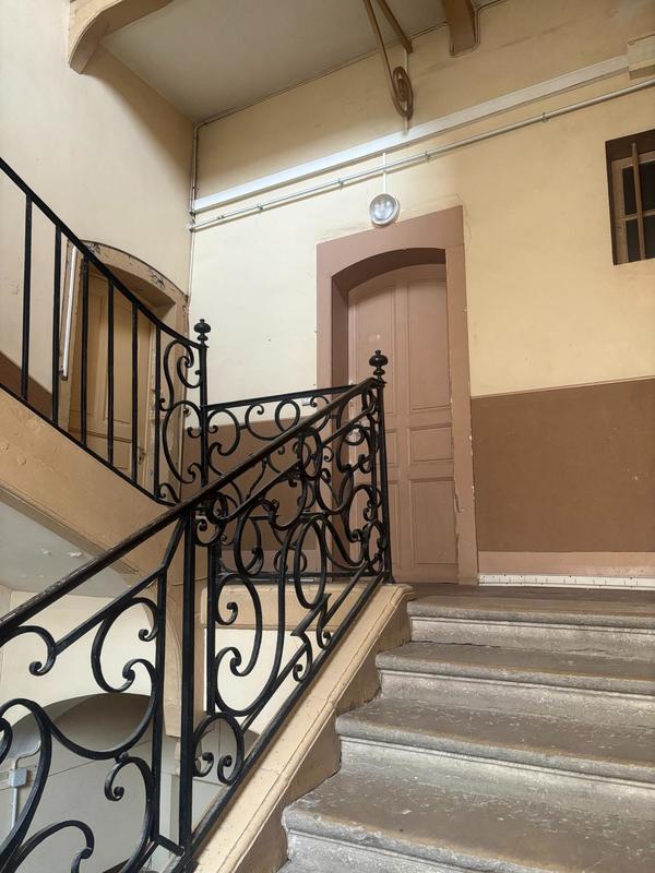 Appartement - 100 m² - 5 pièces