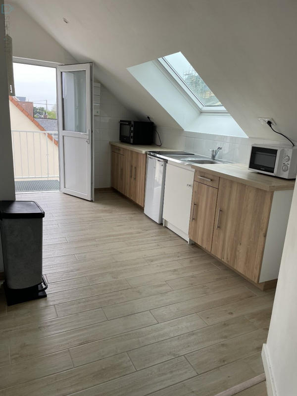 Maison - 247 m² - 11 pièces