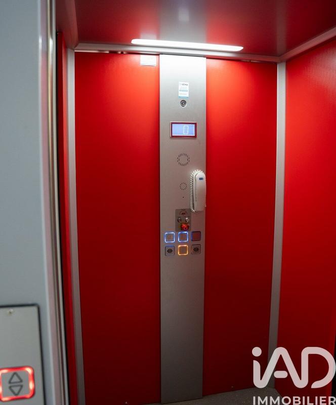 Maison - 235 m² - 8 pièces