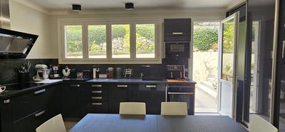 Maison - 210 m² - 10 pièces