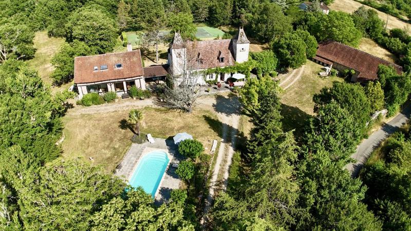 Maison - 300 m² - 9 pièces