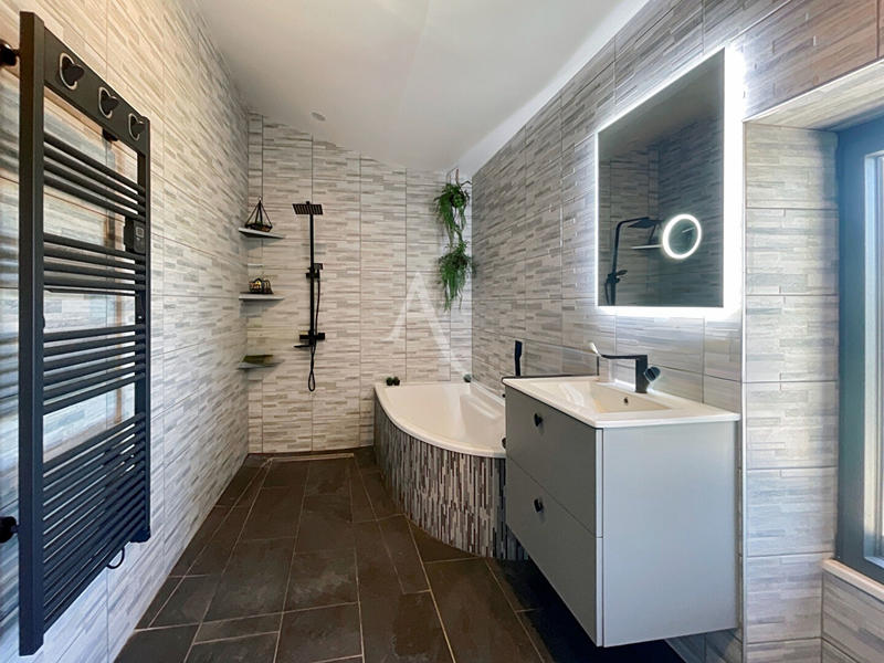 Maison - 134 m² - 7 pièces