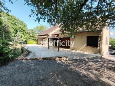 Maison - 262 m² - 10 pièces