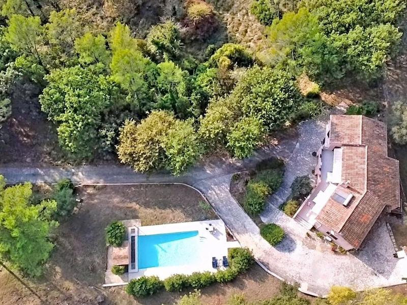 Villa - 211 m² - 7 pièces