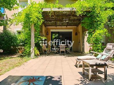 Maison - 290 m² - 10 pièces