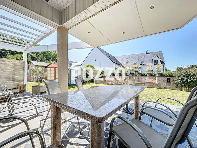 Maison - 210 m² - 8 pièces